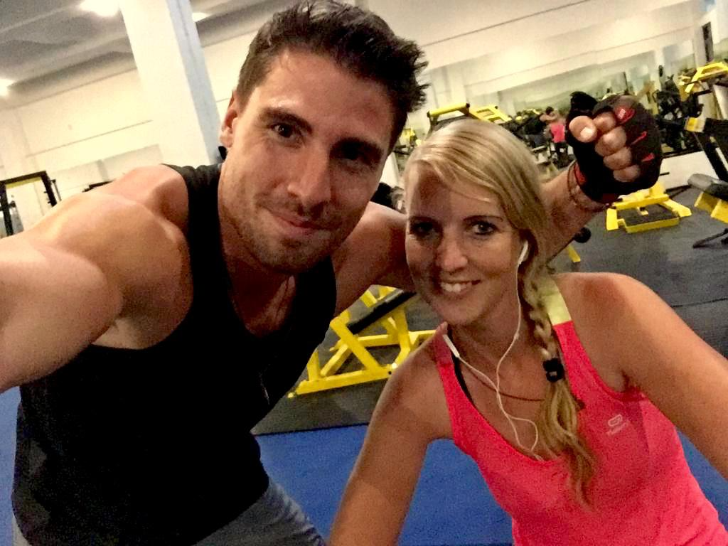 Rianna Hijlkema and Francois de Neuville in the gym working out