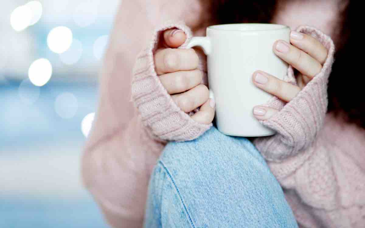 Woman self-care coffee nail the tww - rianna hijlkema